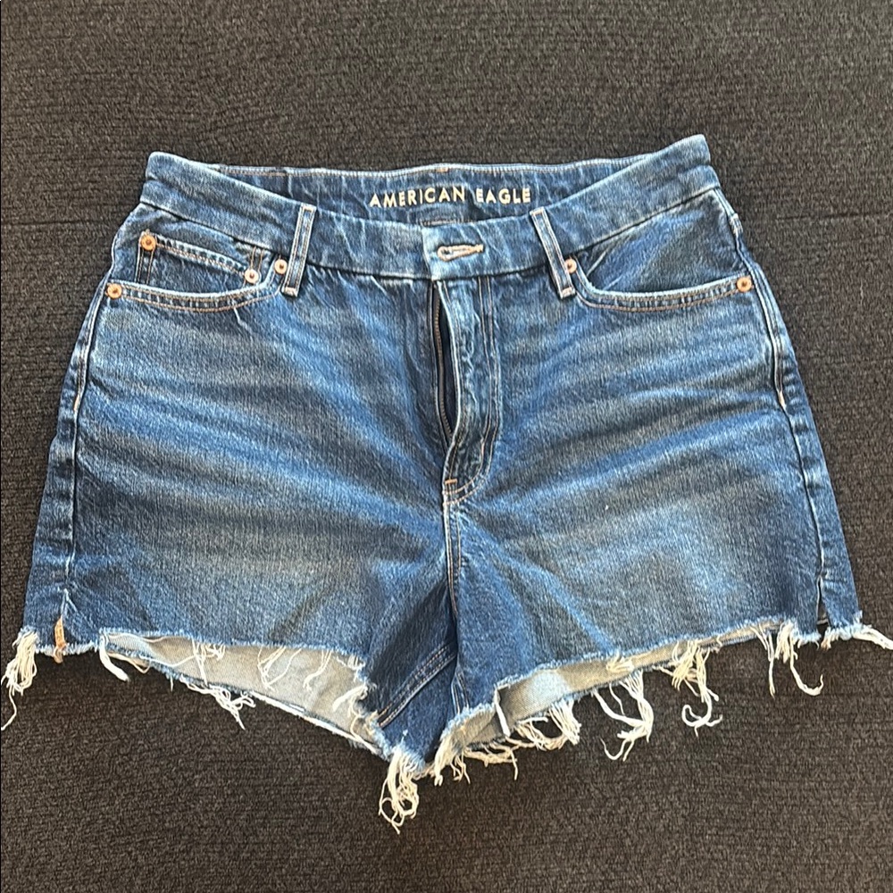 AE Strigid Curvy Super High-Waisted Relaxed Short